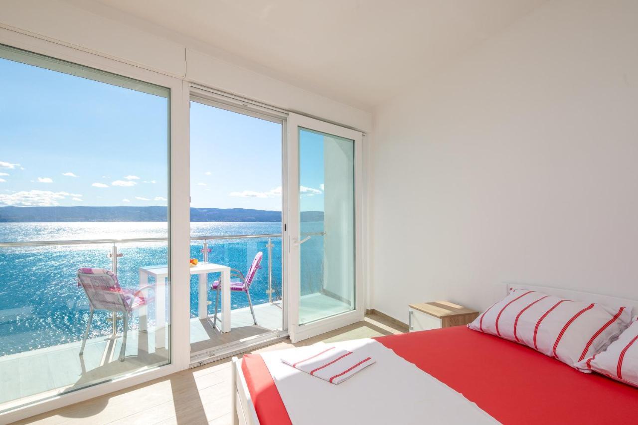 Ferienwohnung Absolute Beach Holidays Dugi Rat Exterior foto
