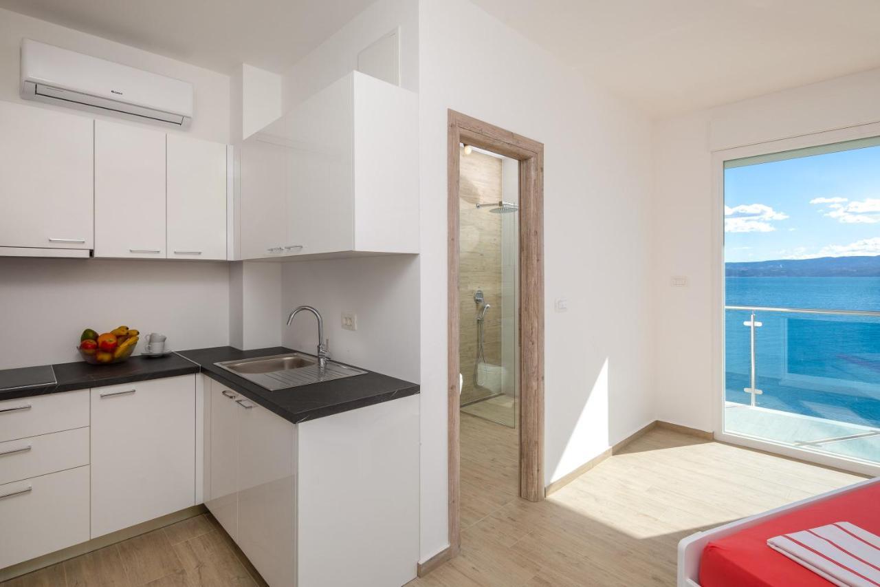 Ferienwohnung Absolute Beach Holidays Dugi Rat Exterior foto