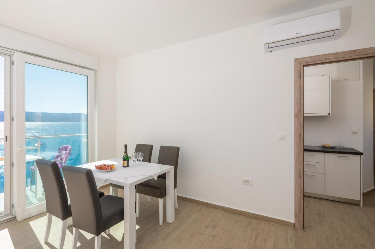 Ferienwohnung Absolute Beach Holidays Dugi Rat Exterior foto